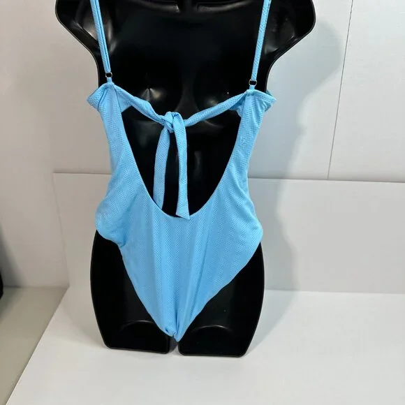 BECCA Women's Standard Prima Twist One Piece Swimsuit, Plunge Neck, Cuto… - Picture 2 of 10